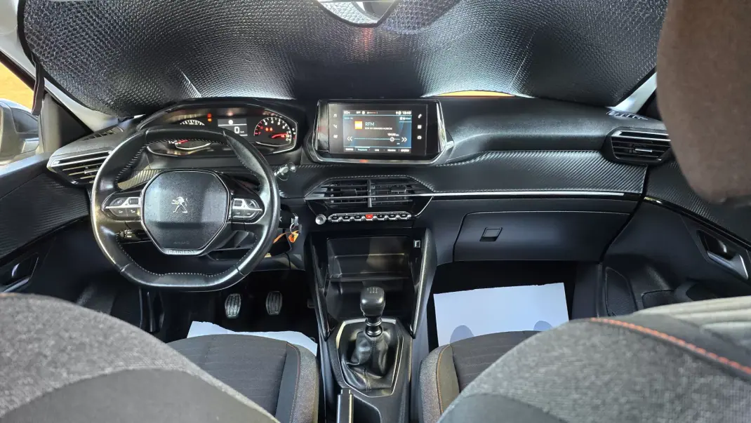 Peugeot 208 2019 - 13950 EUR, 39390 km - AUTO.MOTO.pt - 39390km - foto 15 de 19