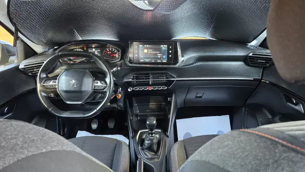 Peugeot 208 2019 - 13950 EUR, 39390 km - AUTO.MOTO.pt - 39390km - foto 15 de 19