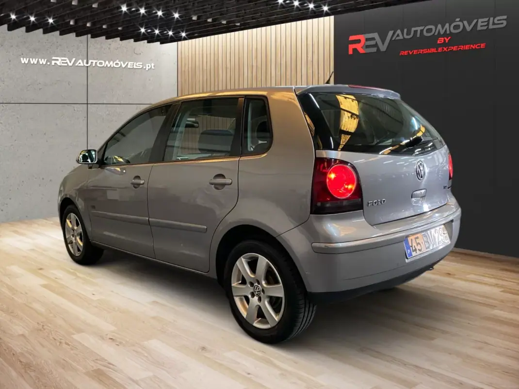 Volkswagen Polo 2006 - 3950 EUR, 181000 km - AUTO.MOTO.pt - 181000km - foto 4 de 19