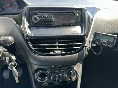 Peugeot 2015 - 6900 EUR, 230000 km - AUTO.MOTO.pt - 230000km - foto 24 de 40