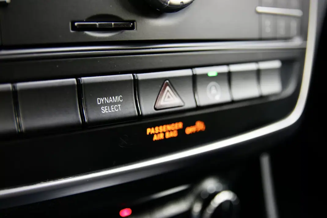 Mercedes-Benz GLA 180 2016 - 22500 EUR, 148000 km - AUTO.MOTO.pt - 148000km - foto 27 de 32