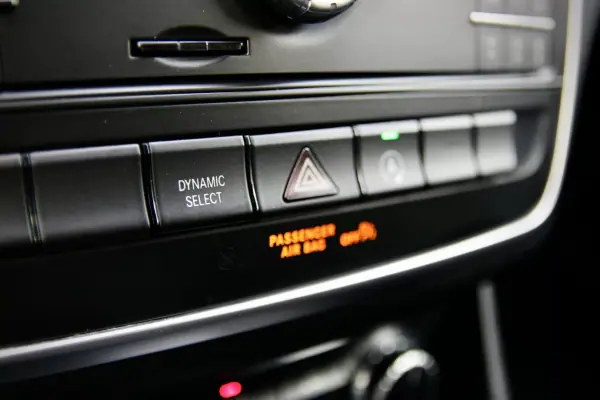 Mercedes-Benz GLA 180 2016 - 22500 EUR, 148000 km - AUTO.MOTO.pt - 148000km - foto 27 de 32