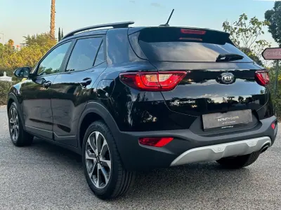 Kia Stonic 2021 — foto 6 de 16