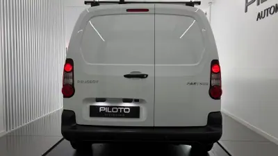 Peugeot PARTNER GIRAFON 2018 - 7990 EUR, 230000 km - AUTO.MOTO.pt - 230000km - foto 6 de 20
