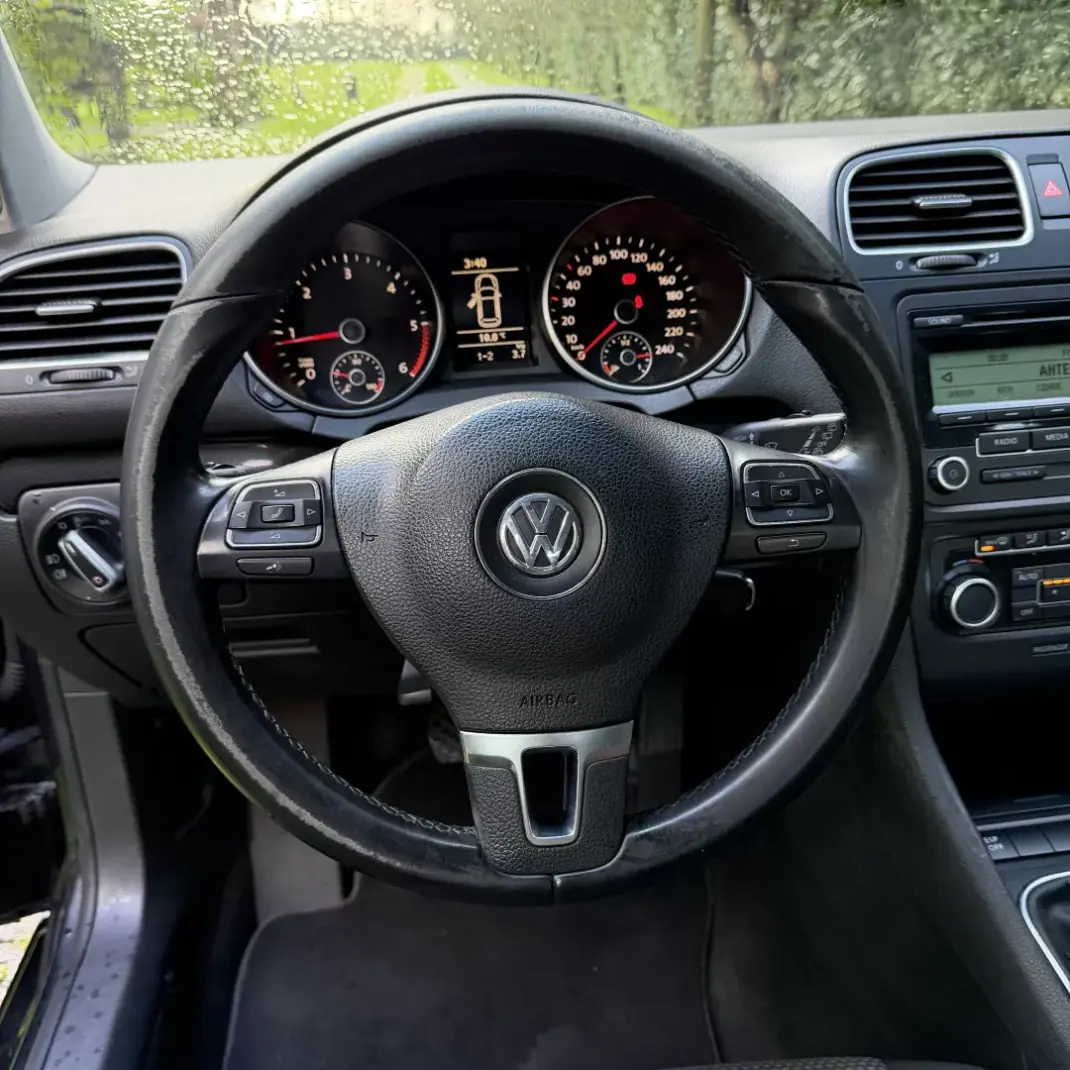 Volkswagen Golf Plus 2009 - 7990 EUR, 333000 km - AUTO.MOTO.pt - 333000km - foto 11 de 19