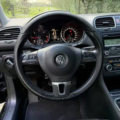 Volkswagen Golf Plus 2009 - 7990 EUR, 333000 km - AUTO.MOTO.pt - 333000km - foto 11 de 19