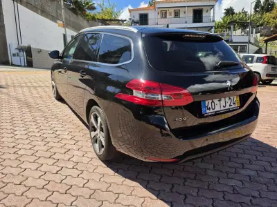 Peugeot 308 SW 2017 - 12450 EUR, 110000 km - AUTO.MOTO.pt - 110000km - foto 2 de 6