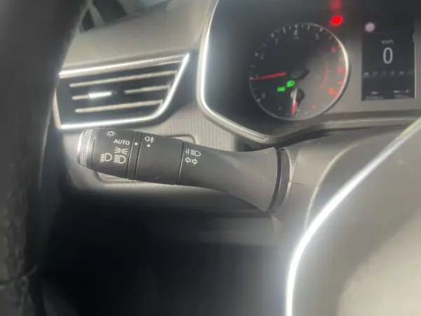 Renault Clio 2019 - 14480 EUR, 30000 km - AUTO.MOTO.pt - 30000km - foto 47 de 50