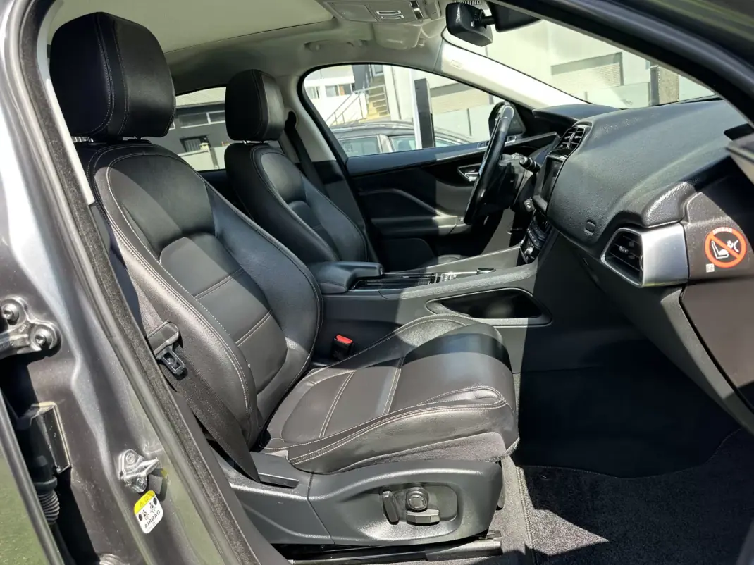 Jaguar F-Pace 2018 - 22500 EUR, 146000 km - 146000km - foto 61 de 69