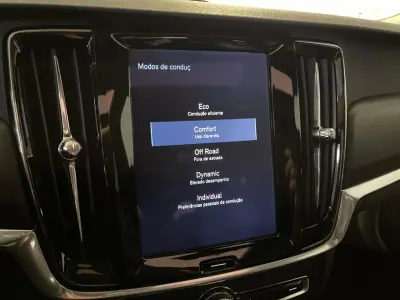 Volvo V90 Cross Country 2017 - 23500 EUR, 213000 km - AUTO.MOTO.pt - 213000km - foto 33 de 44