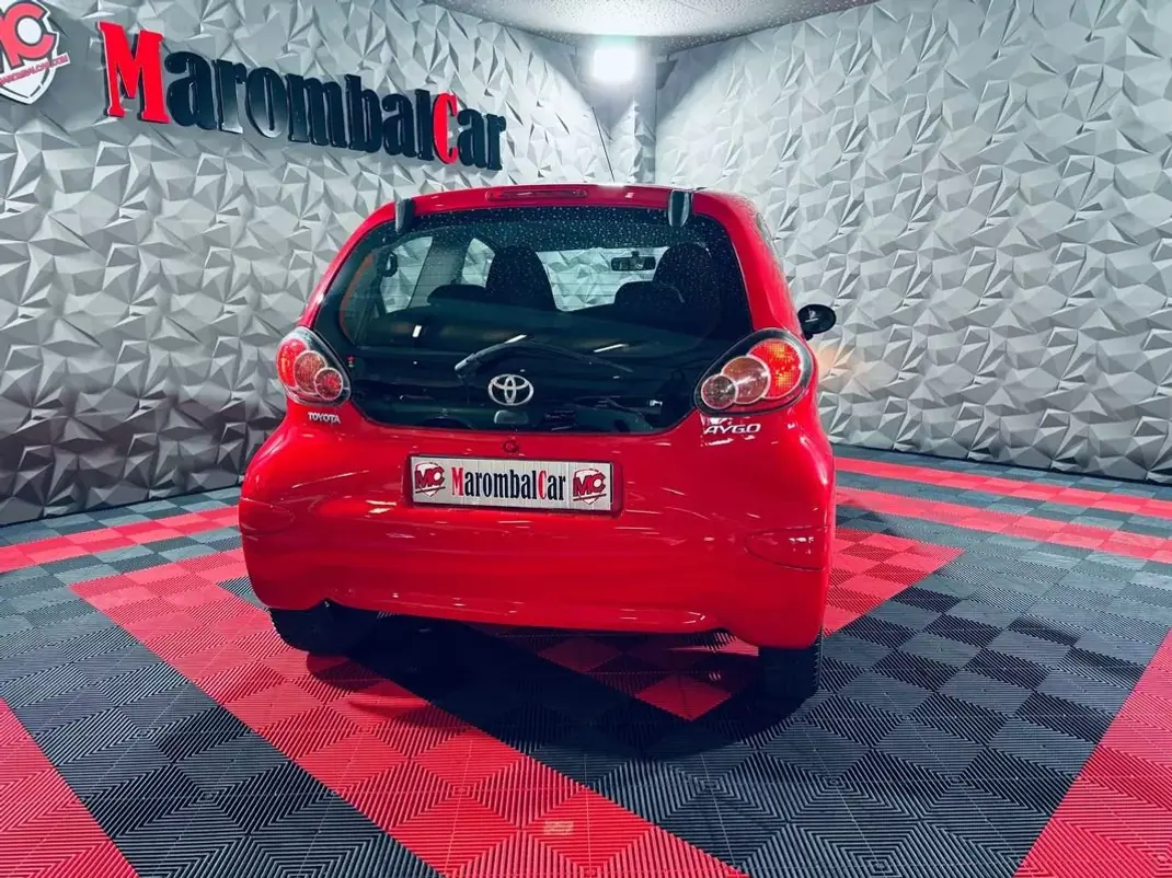 Toyota Aygo 2009 - 4990 EUR, 96384 km - AUTO.MOTO.pt - 96384km - foto 12 de 26
