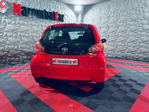 Toyota Aygo 2009 - 4990 EUR, 96384 km - AUTO.MOTO.pt - 96384km - foto 12 de 26