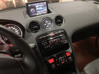 Peugeot RCZ 2015 - 16900 EUR, 79367 km - AUTO.MOTO.pt - 79367km - foto 14 de 18