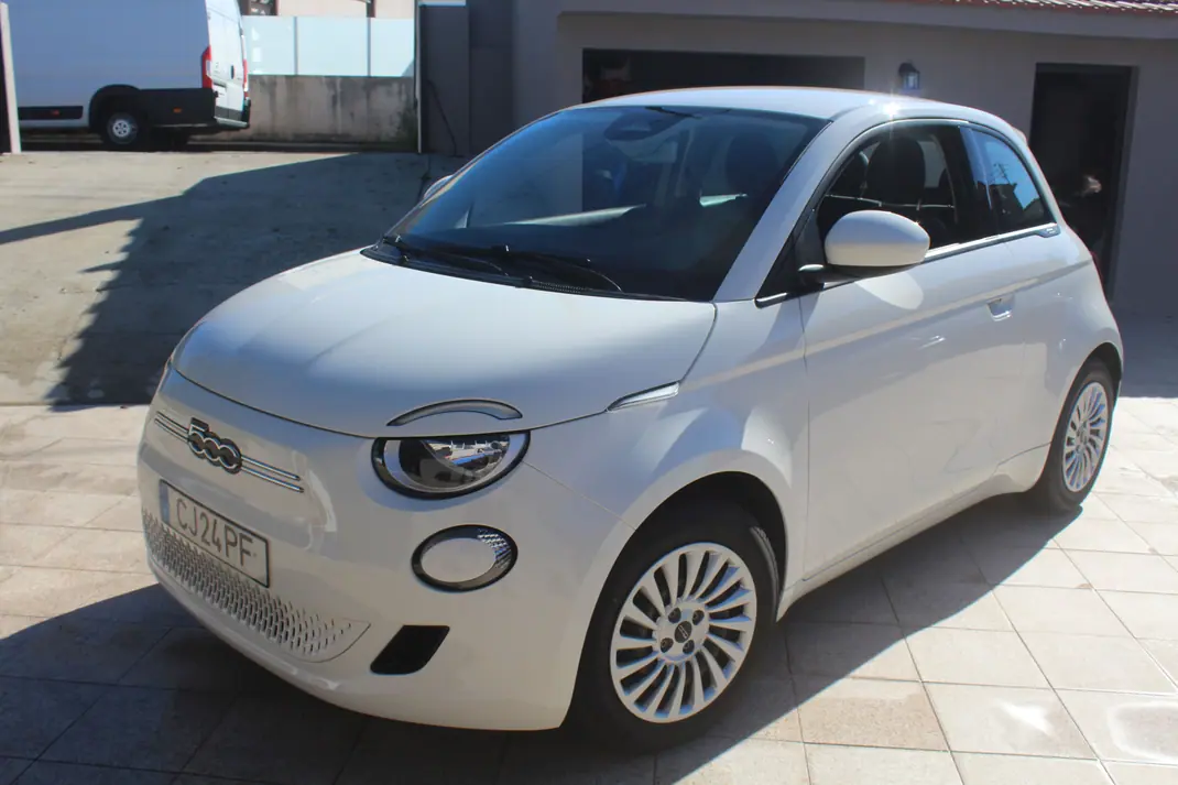 Fiat 500e 2023 - 14000 EUR, 21209 km - 21209km - foto 4 de 9
