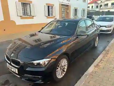 BMW 318 2013 - 14000 EUR, 151920 km - 151920km - foto 4 de 12