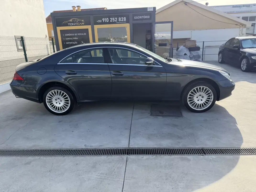 Mercedes-Benz CLS 320 2006 - 11990 EUR, 265000 km - 265000km - foto 2 de 9