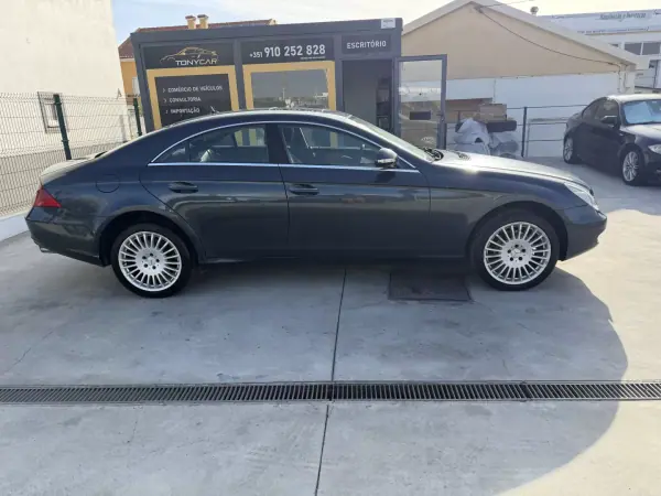 Mercedes-Benz CLS 320 CDi 2006 Diesel — 265 000 km · Leiria Mercedes-Benz CLS 320 CDi 2006 Diesel