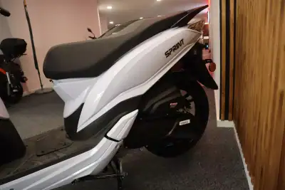 2026 - 2090 EUR, 1 km - AUTO.MOTO.pt - 1km - foto 5 de 7