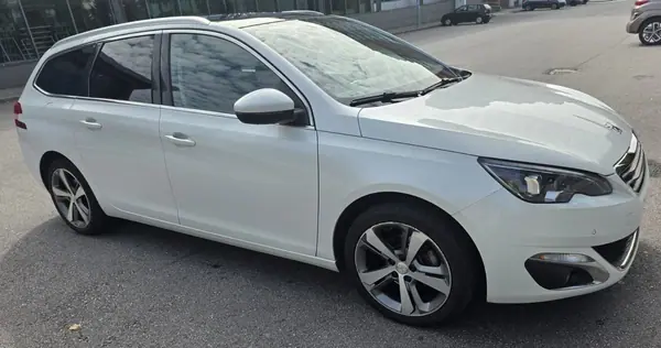 Peugeot 308 SW 2016 — foto 2 de 11