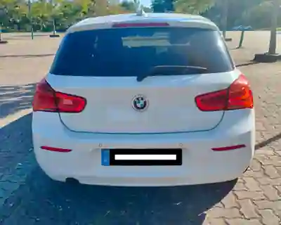 BMW 116 2018 - 11900 EUR, 220000 km - AUTO.MOTO.pt - 220000km - foto 3 de 7