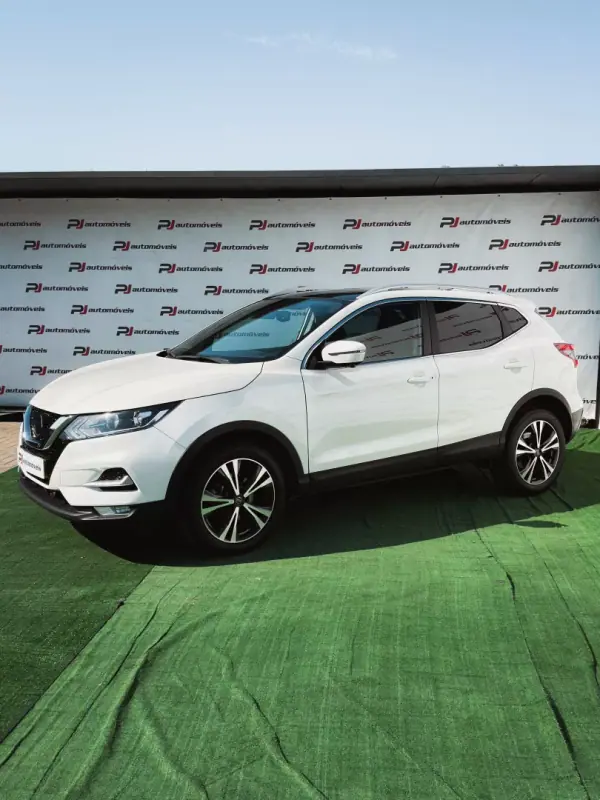 Nissan Qashqai 1.5 dci N-connecta 360 2017 Diesel — 140 072 km Nissan Qashqai 1.5 dci N-connecta 360 2017 Diesel