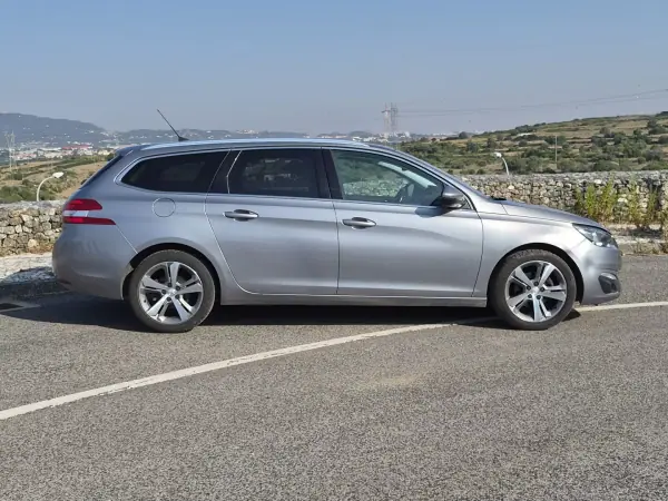 Peugeot 308 SW 2016 - 10490 EUR, 123507 km - 123507km - foto 26 de 28