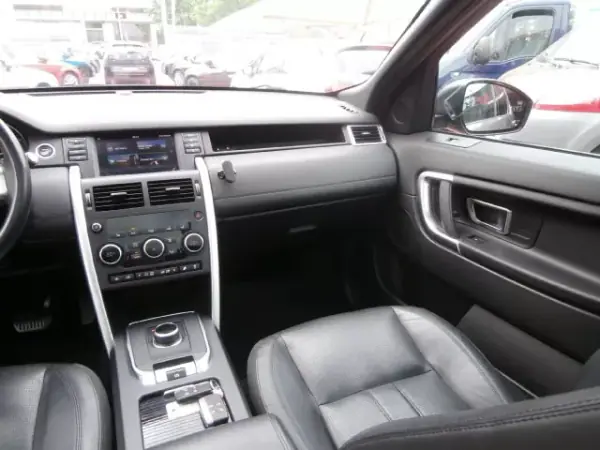 Land Rover Discovery Sport 2017 - 22500 EUR, 165585 km - AUTO.MOTO.pt - 165585km - foto 15 de 37