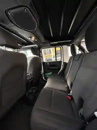 Jeep WRANGLER UNLIMITED SAHARA 4X4 2019 - 49500 EUR, 93000 km - AUTO.MOTO.pt - 93000km - foto 4 de 15