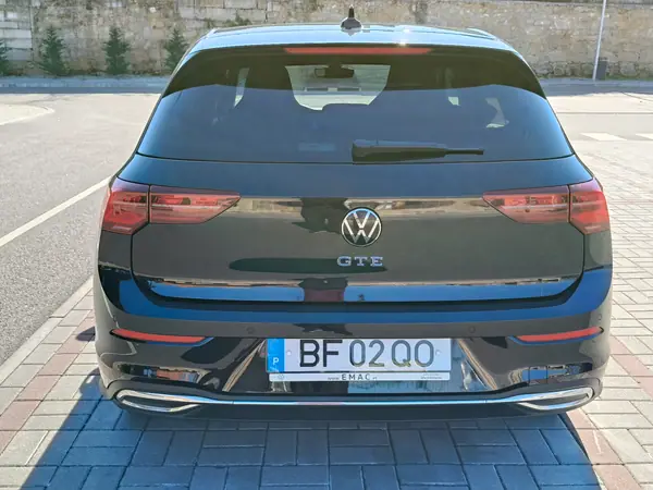 Volkswagen Golf 2023 - 28000 EUR, 40000 km - AUTO.MOTO.pt - 40000km - foto 5 de 10