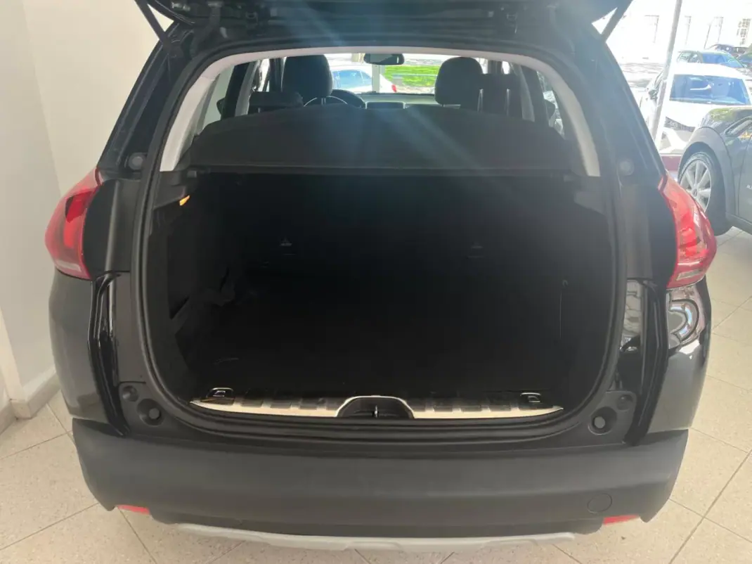 Peugeot 2008 2016 - 8950 EUR, 101636 km - AUTO.MOTO.pt - 101636km - foto 6 de 11