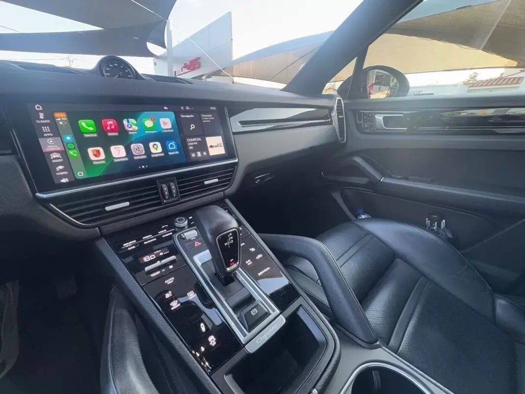 Porsche Cayenne Coupé 2019 - 64900 EUR, 158650 km - AUTO.MOTO.pt - 158650km - foto 11 de 16