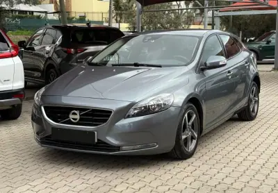 Volvo V40 2018 - 16850 EUR, 87000 km - AUTO.MOTO.pt - 87000km - foto 2 de 16