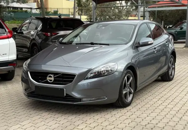 Volvo V40 2018 - 16850 EUR, 87000 km - AUTO.MOTO.pt - 87000km - foto 2 de 16