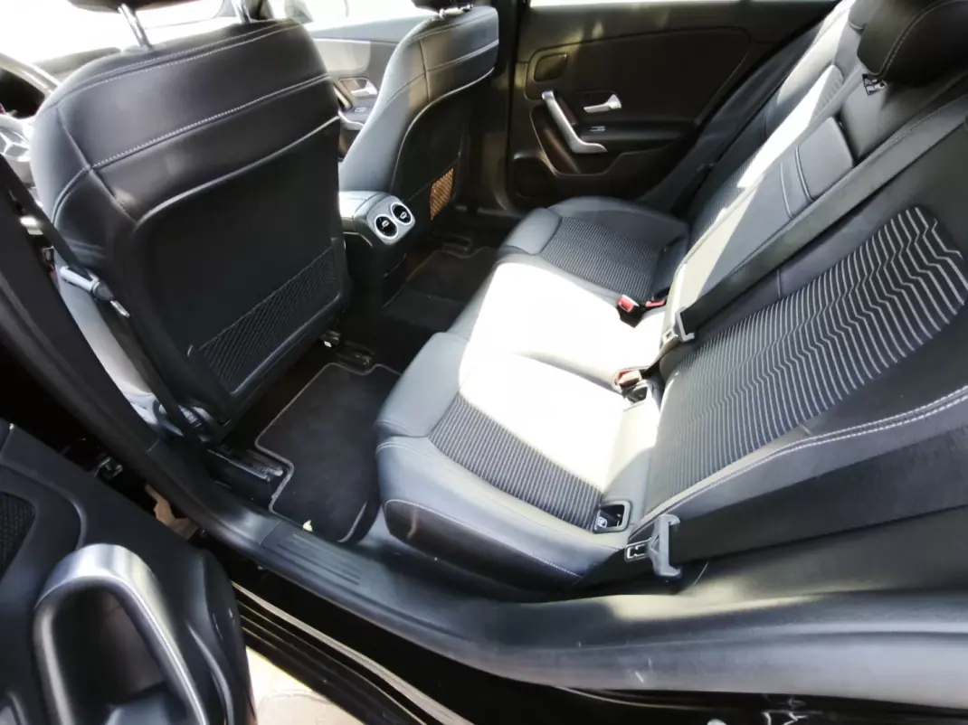 Mercedes-Benz A 180 Limousine 2019 - 21900 EUR, 158320 km - 158320km - foto 11 de 14
