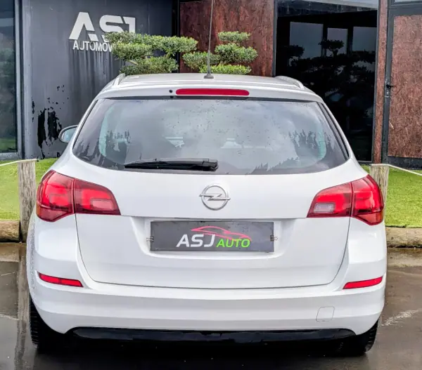 Opel Astra Sports Tourer 2012 - 3900 EUR, 274564 km - AUTO.MOTO.pt - 274564km - foto 8 de 19