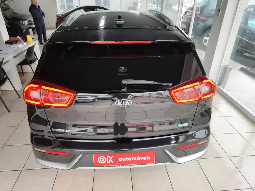 Kia Niro 2019 - 17250 EUR, 51300 km - AUTO.MOTO.pt - 51300km - foto 10 de 34