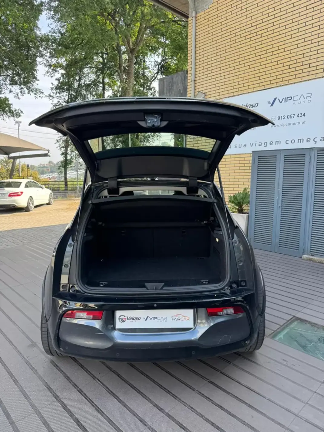 BMW i3 2020 - 21900 EUR, 128400 km - AUTO.MOTO.pt - 128400km - foto 6 de 13
