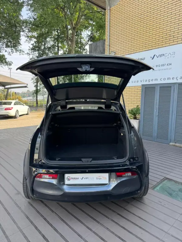 BMW i3 2020 - 21900 EUR, 128400 km - AUTO.MOTO.pt - 128400km - foto 6 de 13