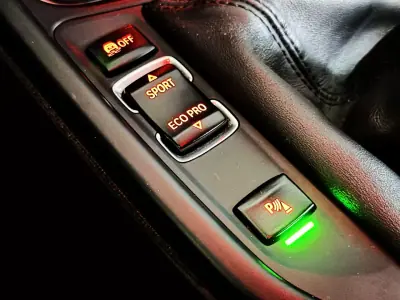 BMW 318 2013 - 16990 EUR, 249800 km - AUTO.MOTO.pt - 249800km - foto 28 de 38