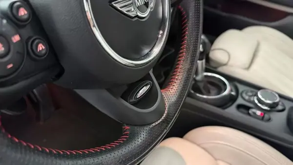 MINI Clubman 2016 - 18000 EUR, 196000 km - AUTO.MOTO.pt - 196000km - foto 17 de 27