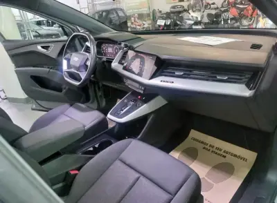 Audi Q4 e-tron 2021 - 27900 EUR, 85105 km - AUTO.MOTO.pt - 85105km - foto 15 de 19