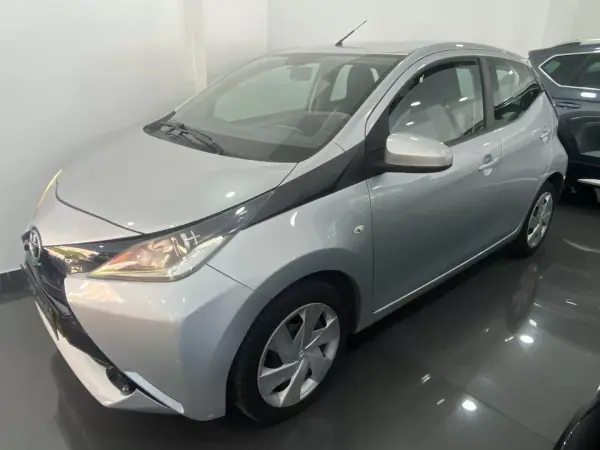Toyota Aygo 2015 - 9850 EUR, 116267 km - AUTO.MOTO.pt - 116267km - foto 4 de 34