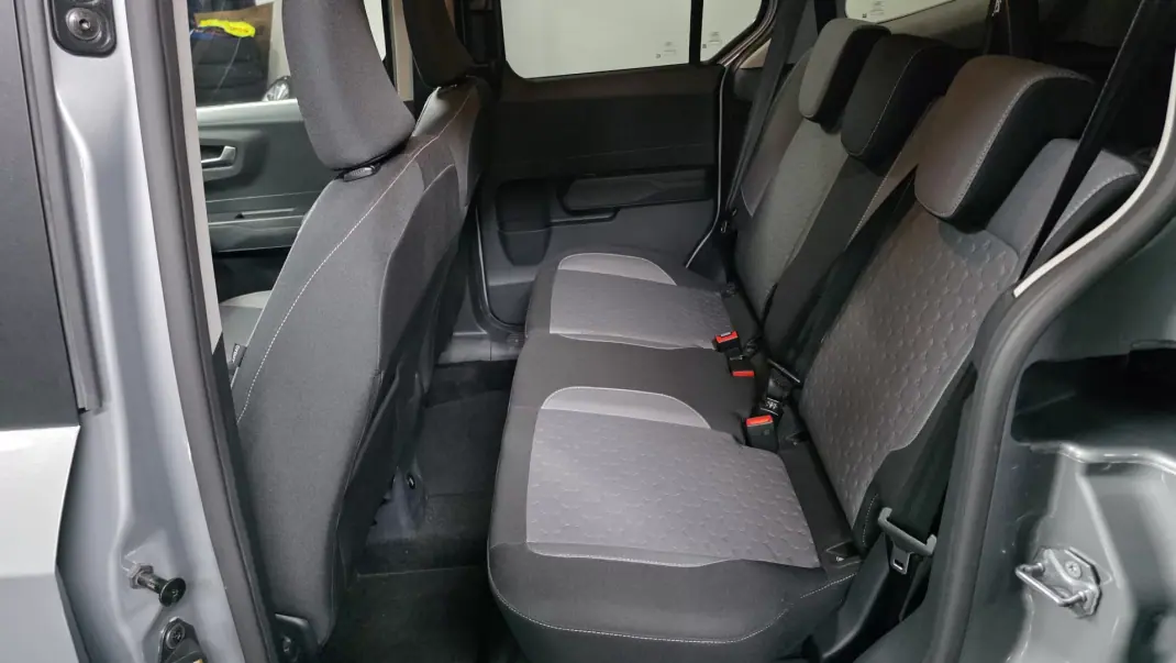 Ford Tourneo Courier 2024 - 24990 EUR, 15000 km - AUTO.MOTO.pt - 15000km - foto 18 de 29