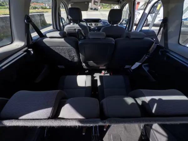 Renault Grand Scénic 2012 - 9500 EUR, 229000 km - AUTO.MOTO.pt - 229000km - foto 10 de 37