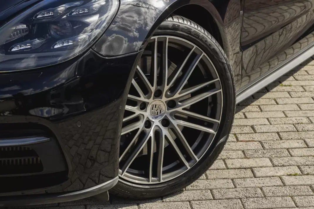 Porsche Panamera 2019 - 61900 EUR, 108300 km - 108300km - foto 12 de 46