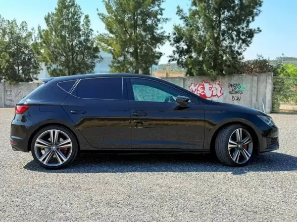 SEAT Leon 2015 - 22900 EUR, 129900 km - AUTO.MOTO.pt - 129900km - foto 2 de 32