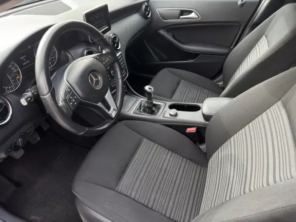 Mercedes-Benz A 160 2015 - 12900 EUR, 160650 km - AUTO.MOTO.pt - 160650km - foto 4 de 25