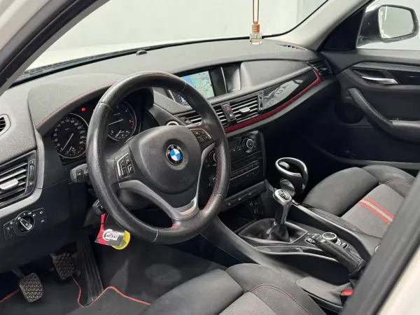 BMW X1 2015 - 16490 EUR, 255000 km - AUTO.MOTO.pt - 255000km - foto 23 de 31
