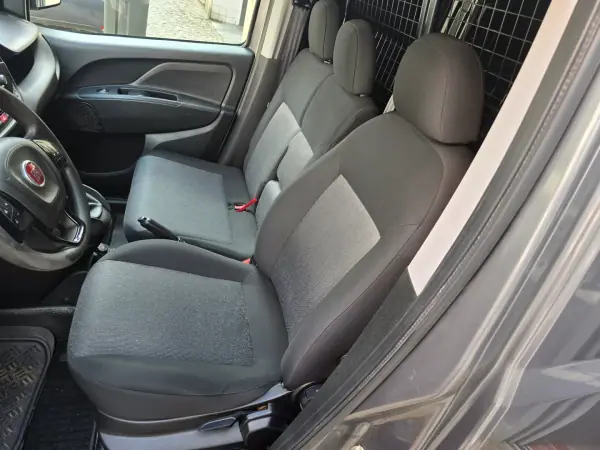 Fiat Doblo 2020 - 11500 EUR, 144234 km - AUTO.MOTO.pt - 144234km - foto 8 de 22