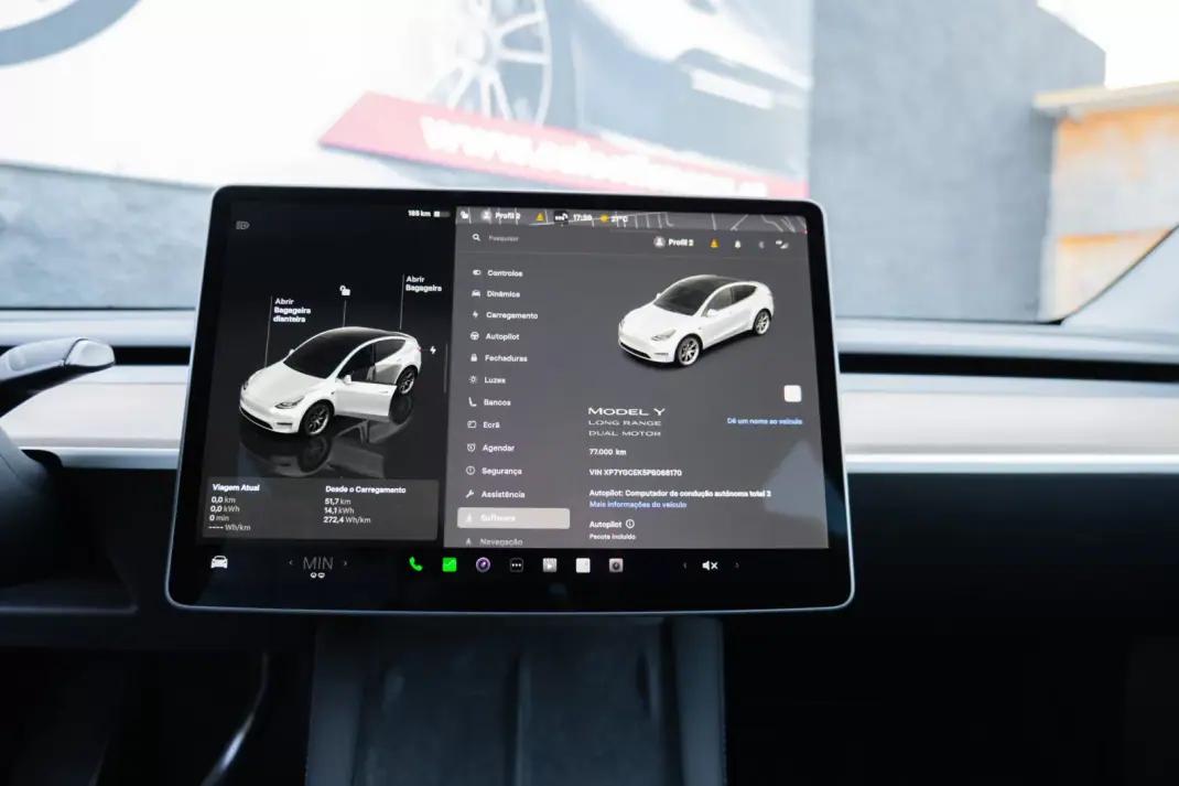 Tesla Model Y 2023 - 37900 EUR, 75000 km - AUTO.MOTO.pt - 75000km - foto 13 de 28